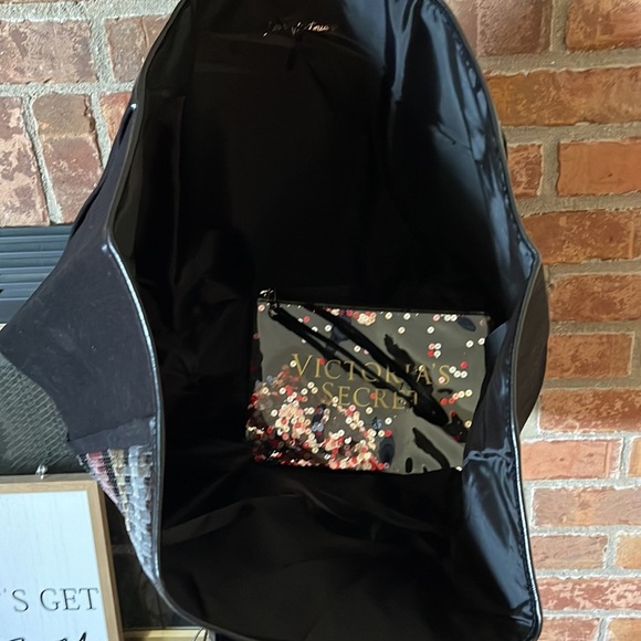NWT Victoria's Secret Sequin Striped Bag w/ Bonus Cosmetic Bag - Picture 6 of 6